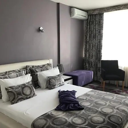 Hande 3* Mustafakemalpaşa