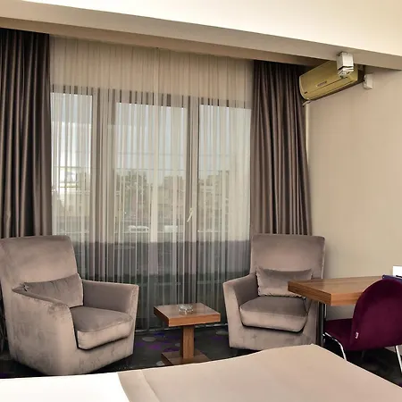 Hande 3* Mustafakemalpaşa